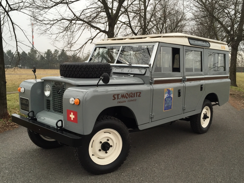 LAND ROVER SERIES IIA. 109
